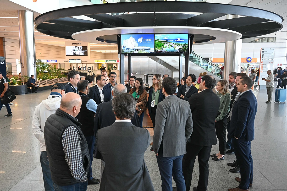 Visita de los participantes en la reunin anual ACI World en el aeropuerto de Carrasco, Uruguay.